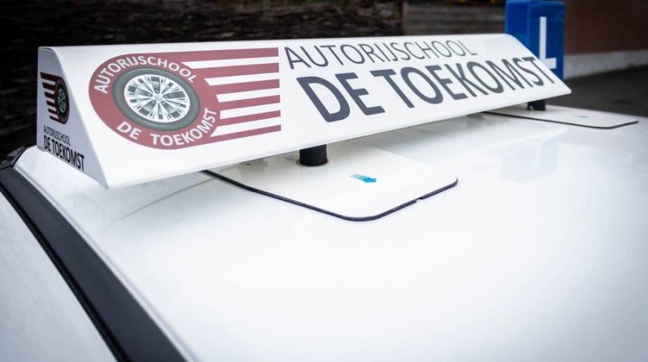 Autorijschool de Toekomst V.O.F. REUSEL afbeelding 2